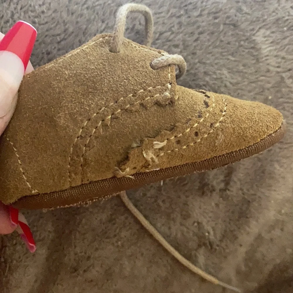 GAP Baby Boys Size 0-3 Months Tan / Brown Classic Suede Brogue Booties
